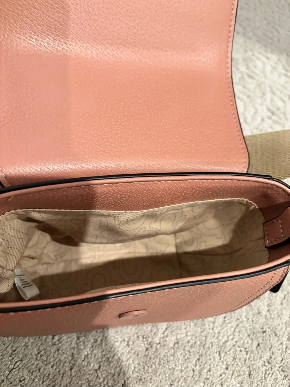 True Religion Crossbody Bag Pink NWT - Picture 3 of 4